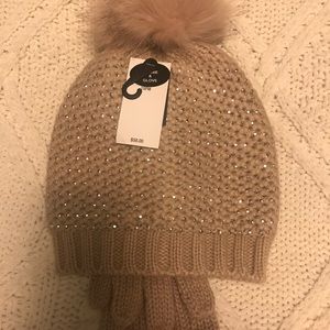 NWT Winter hat & glove set